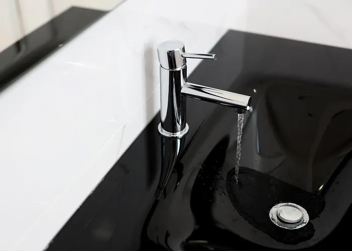 Glass Boutique - & Bed & Breakfast Marinha Grande