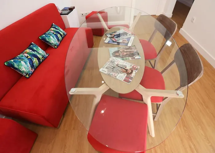 Glass Boutique - & 4*