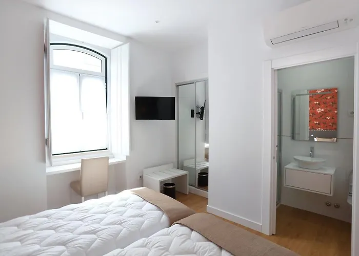 Glass Boutique - & 4*