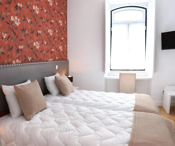 Glass Boutique - & 4*