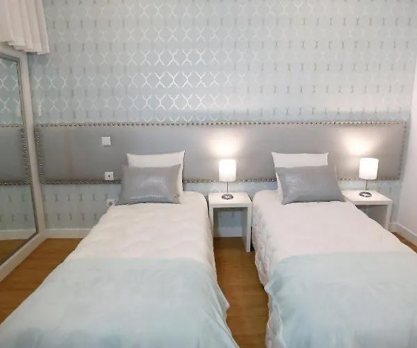 Glass Boutique - & 4*