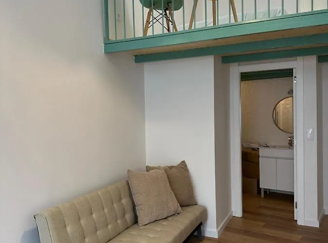 Bed & Breakfast Glass Boutique - &