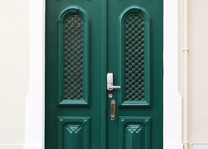 Bed & Breakfast Glass Boutique - &