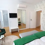 Alojamento de Acomodação e Pequeno-almoço Glass Boutique - & 4*