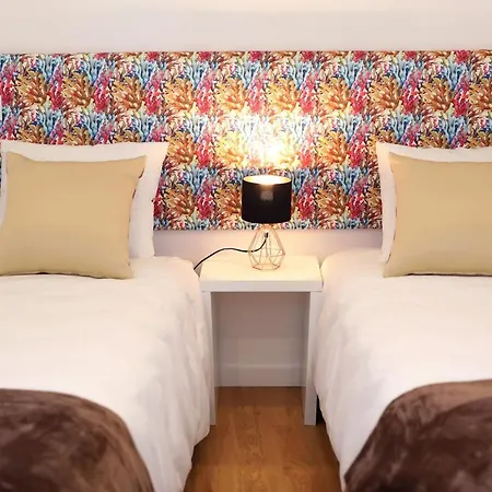 Glass Boutique - & 4*