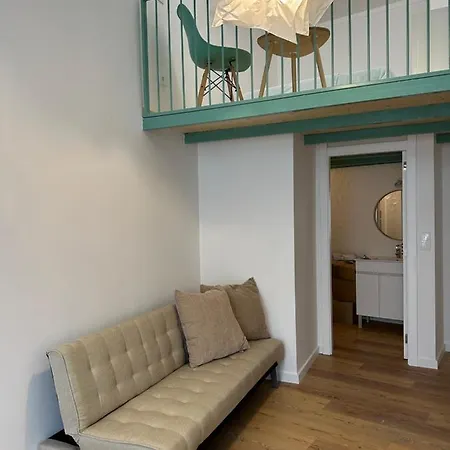 Bed & Breakfast Glass Boutique - &