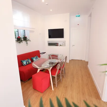 Glass Boutique - & 4*