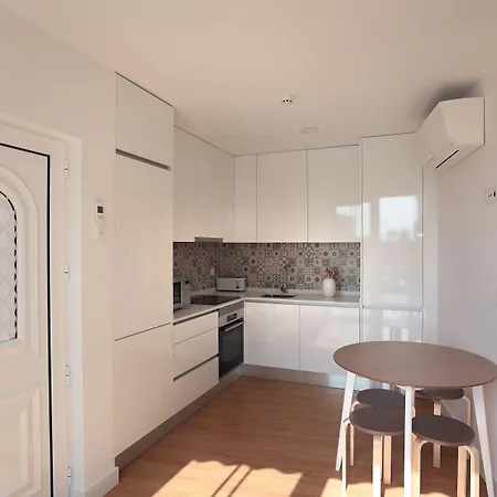 Bed & Breakfast Glass Boutique - &