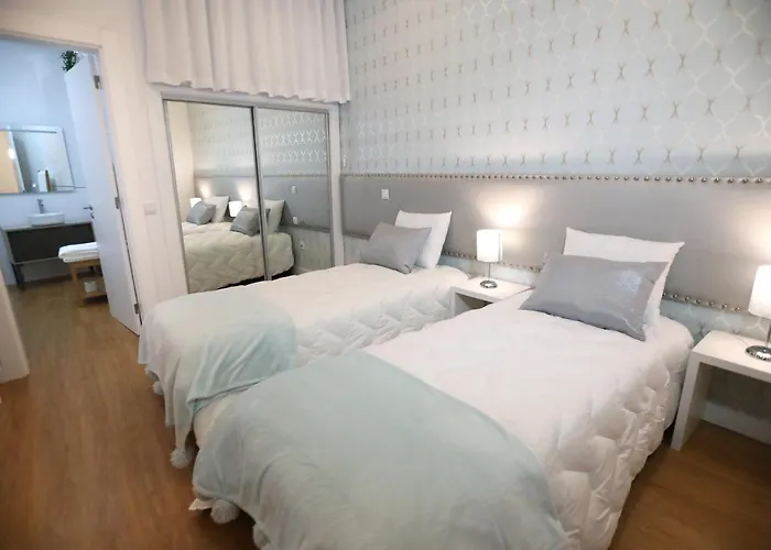 Glass Boutique - & 4*