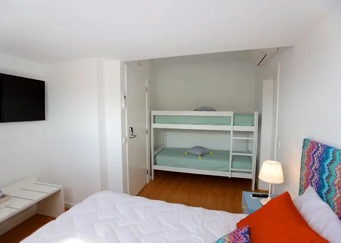 Bed & Breakfast Glass Boutique - &